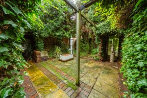 GARDEN- click for photo gallery